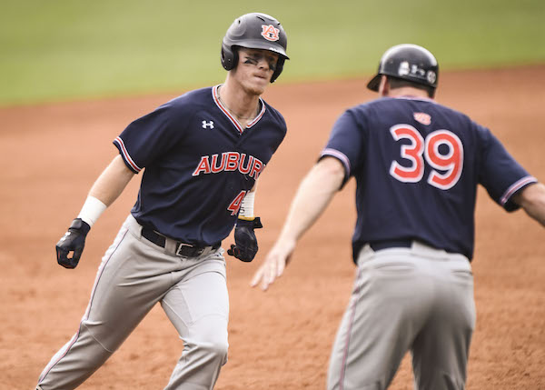 Auburn defeats North Carolina in Game 1 of Super Regional with dramatic comeback