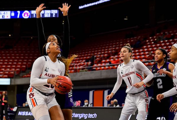 Thompson, Levy earn SEC postseason honors