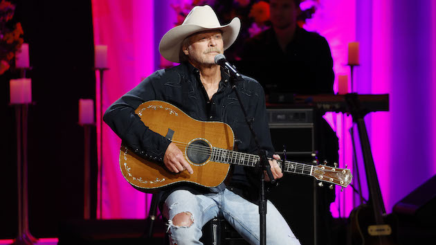 Alan Jackson announces he’s a grandpa as he celebrates his 43rd wedding anniversary: “So happy”